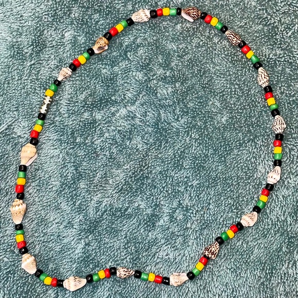 EUC vtg Reggae-style cowrie shell & colored bead handmade unisex necklace - Picture 1 of 4